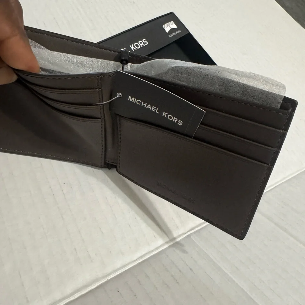 Michael Kors Brown Monogram Billfold Wallet - Picture 5 of 8